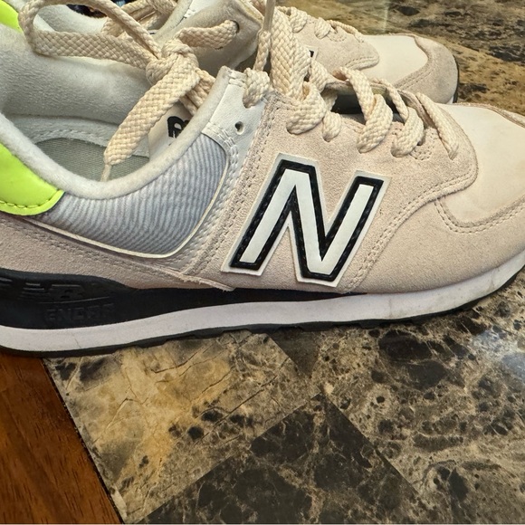 New Balance 574 - Picture 3 of 6
